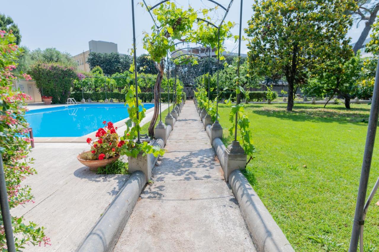 Villa Luisa Барі Екстер'єр фото